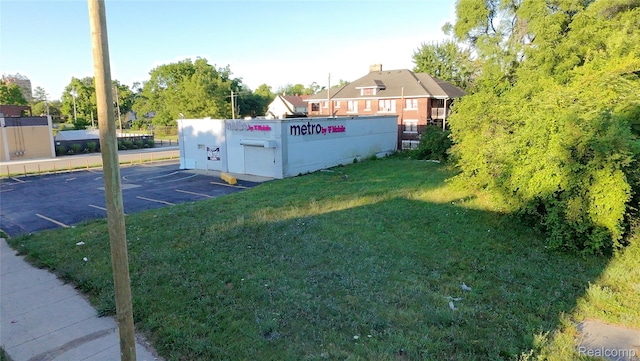 8115 Linwood St, Detroit, MI 48206 - photo 2