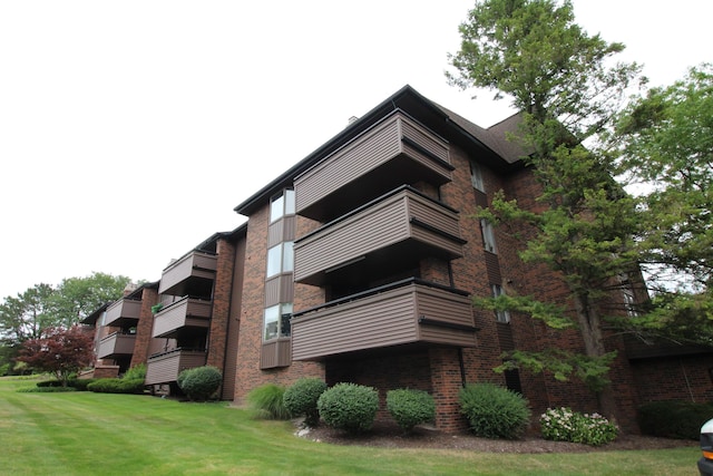 3181 Charlevoix Dr SE Unit 103, Grand Rapids, MI 49546 - photo 2