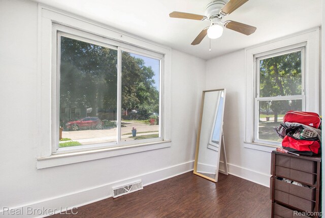 28775 Glasgow St, Southfield, MI 48076 - photo 10