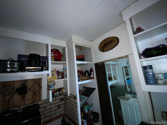 14510 Linville St, Harper Woods, MI 48224 - photo 12