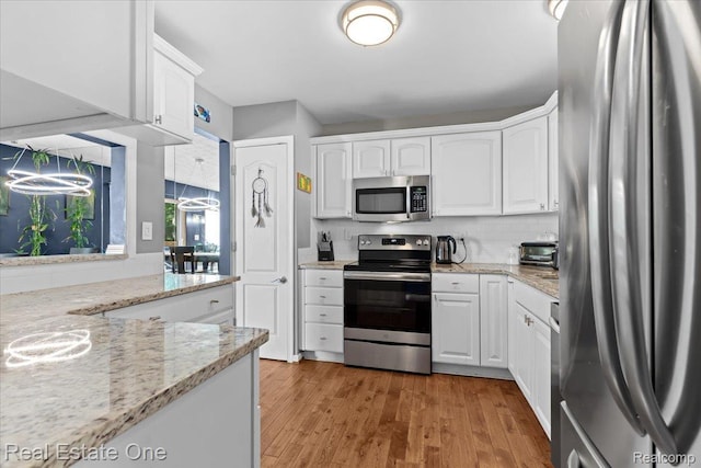 1527 Charter Oak Dr, Rochester Hills, MI 48309 - photo 16