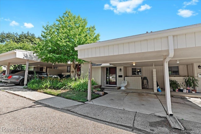 1527 Charter Oak Dr, Rochester Hills, MI 48309 - photo 3