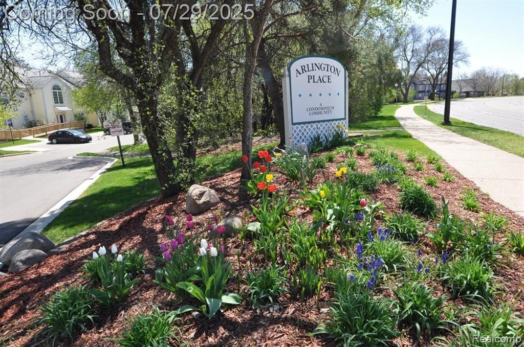 2225 S Huron Pkwy, Ann Arbor, MI 48104 - photo 2
