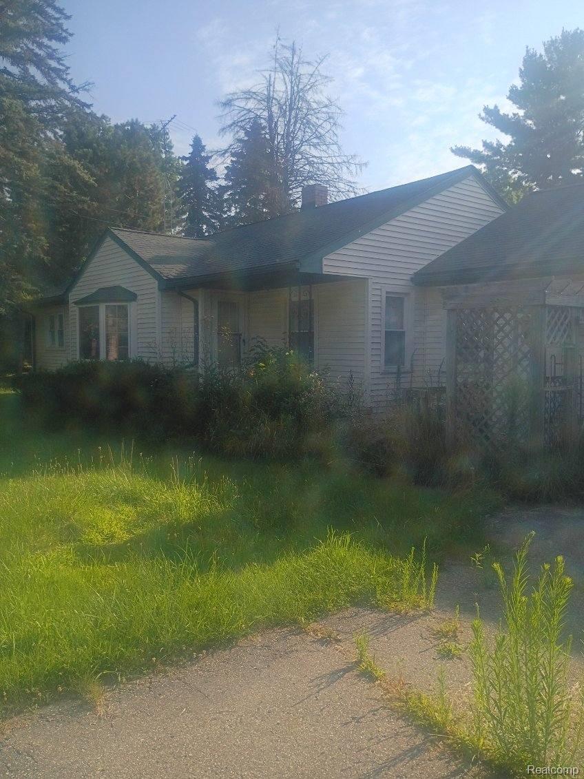 4242 Jones Rd, North Branch, MI 48461 - photo 1