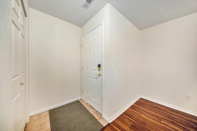 1417 Heatherwood Ln, Ann Arbor, MI 48108 - photo 2