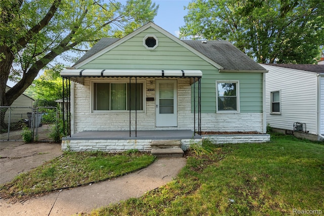 1035 E Madge Ave, Hazel Park, MI 48030 - photo 1