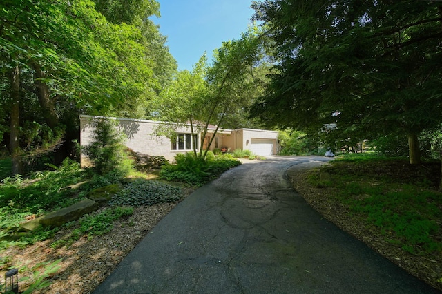 1360 W Kathmar Dr, Jackson, MI 49203 - photo 2