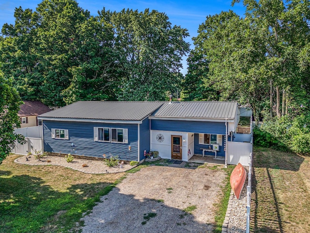 931 S Haven Pl, South Haven, MI 49090 - photo 2