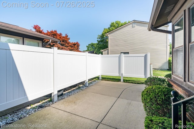 2808 Roundtree Dr, Troy, MI 48083 - photo 26