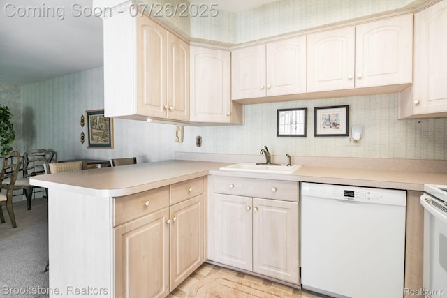 2808 Roundtree Dr, Troy, MI 48083 - photo 11