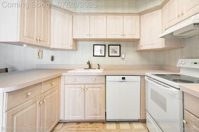 2808 Roundtree Dr, Troy, MI 48083 - photo 14