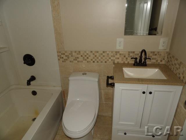 3225 W Circle Dr, Adrian, MI 49221 - photo 10