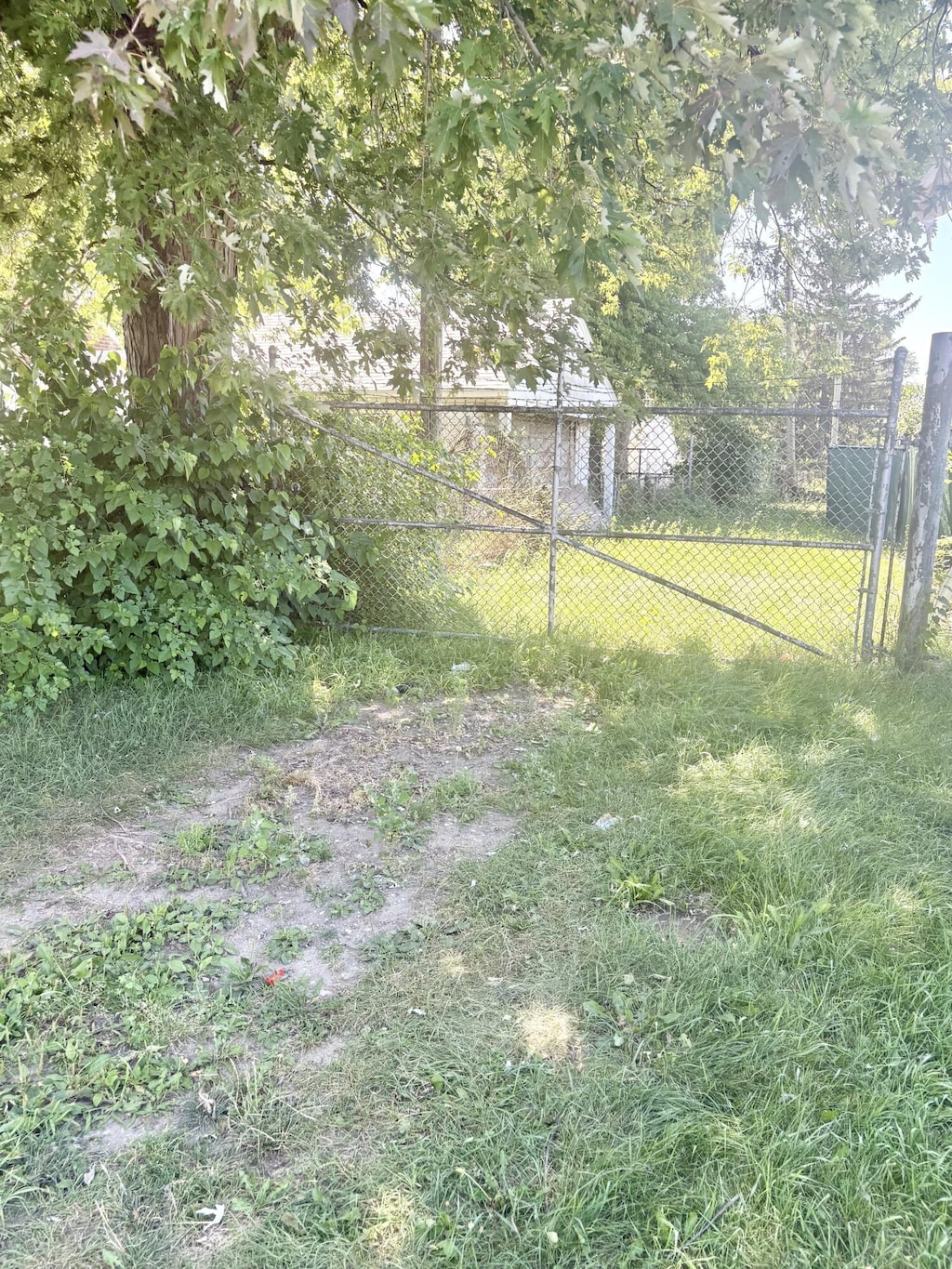 20569 Biltmore St, Detroit, MI 48235 - photo 3