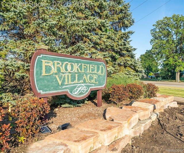 39320 Huron Pkwy, Westland, MI 48185 - photo 46