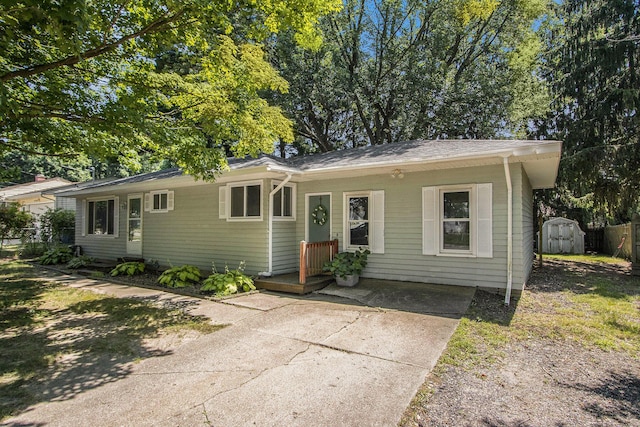 5438 Lucerne Ave, Kalamazoo, MI 49048 - photo 2