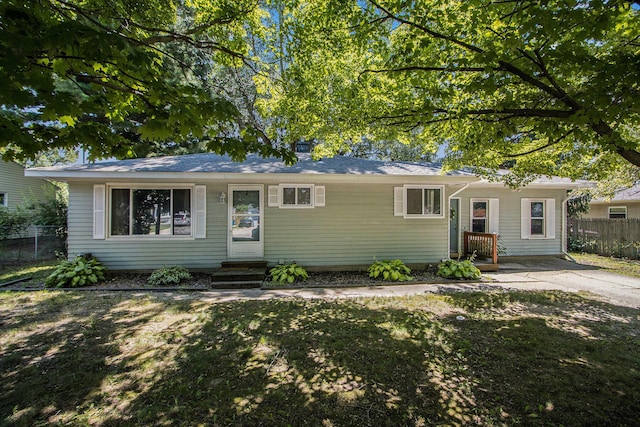 5438 Lucerne Ave, Kalamazoo, MI 49048 - photo 1