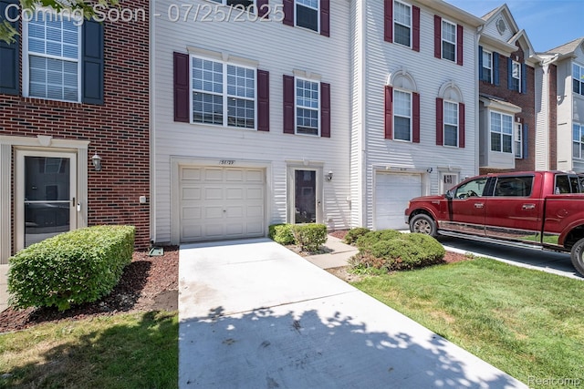 36129 Dominion Cir, Sterling Heights, MI 48310 - photo 2