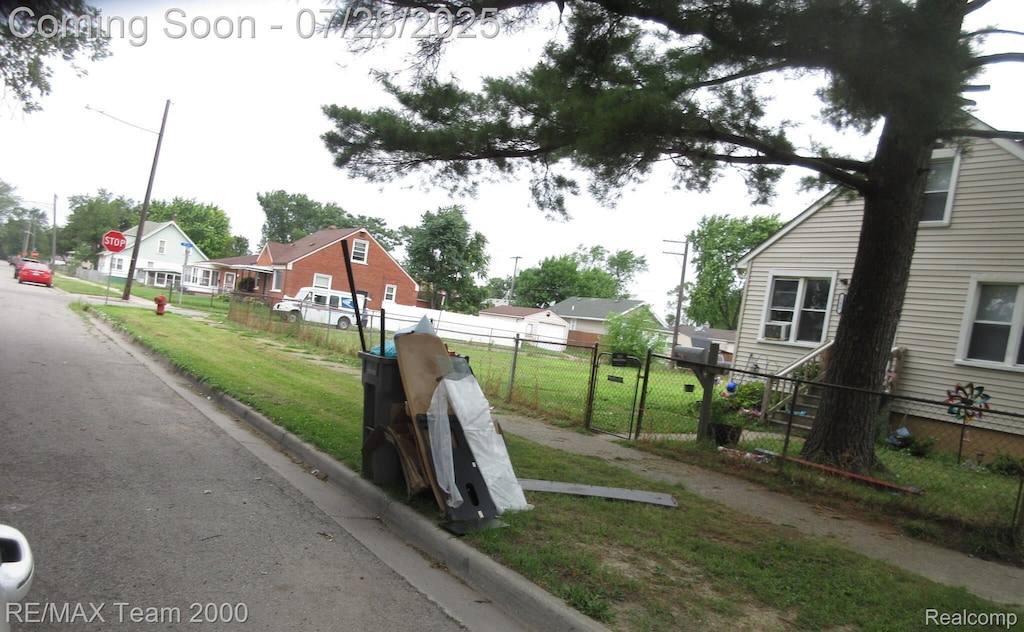 178 White St, Ecorse, MI 48229 - photo 2