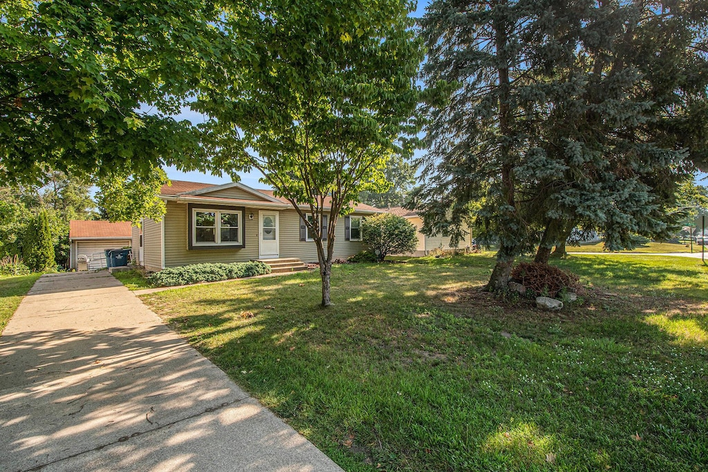 151 Regent St SE, Kentwood, MI 49548 - photo 1