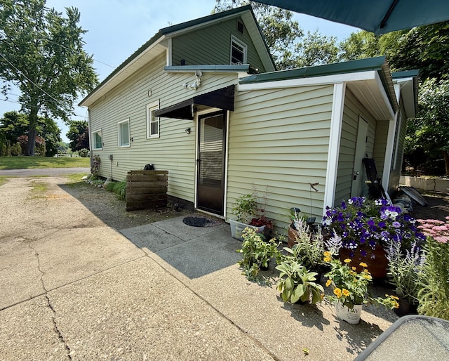 274 6th Ave, Manistee, MI 49660 - photo 2