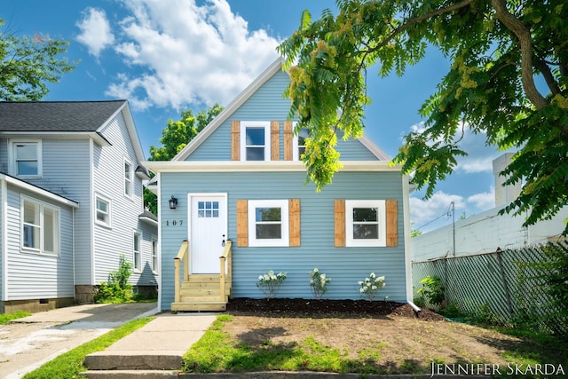 107 E Congress St, Belding, MI 48809 - photo 4