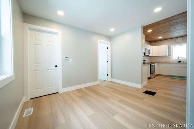 107 E Congress St, Belding, MI 48809 - photo 23