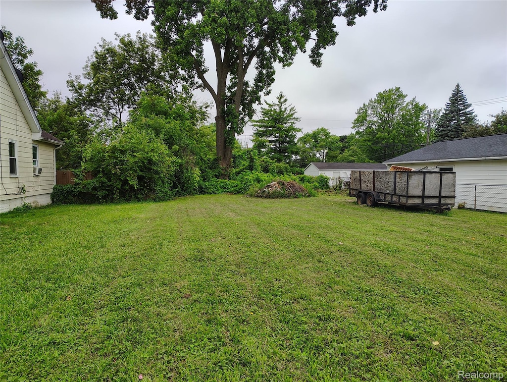 821 Robinwood St, Pontiac, MI 48340 - photo 2