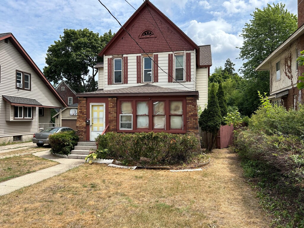 1928 Madison Ave SE, Grand Rapids, MI 49507 - photo 1