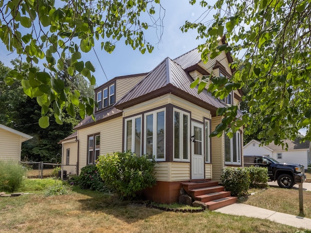 213 Prospect St, South Haven, MI 49090 - photo 3