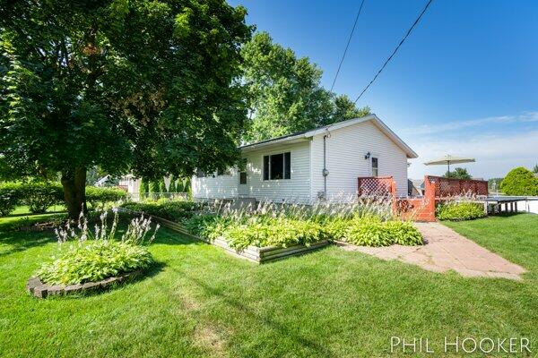 4140 Janet Dr, Dorr, MI 49323 - photo 1