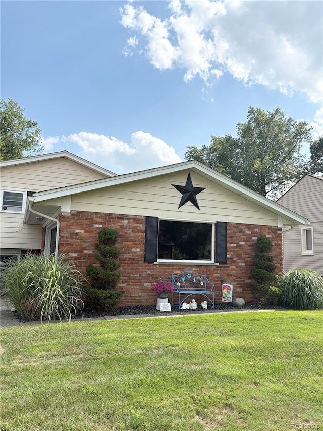 21100 Martin Rd, Saint Clair Shores, MI 48081 - photo 2