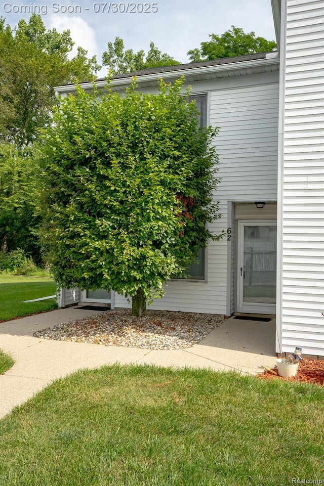 62 Rosebud Ln, Mount Clemens, MI 48043 - photo 1