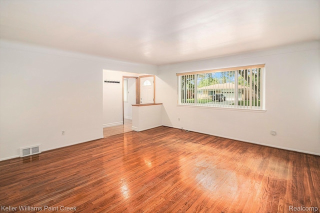 8160 Busch St, Center Line, MI 48015 - photo 4