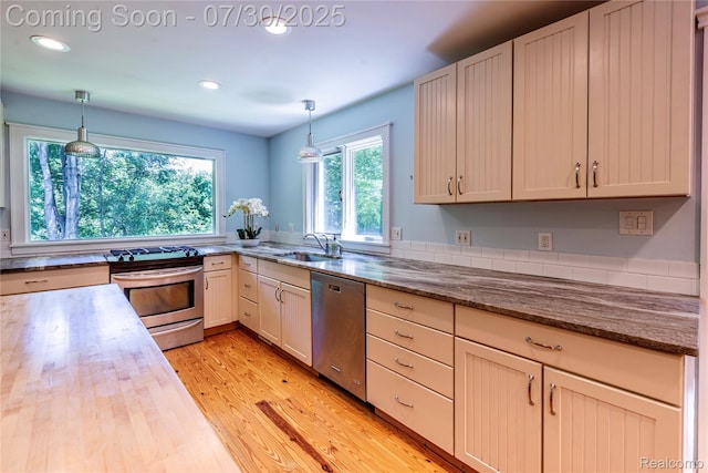 26057 Hidden Valley Dr, Farmington Hills, MI 48331 - photo 2