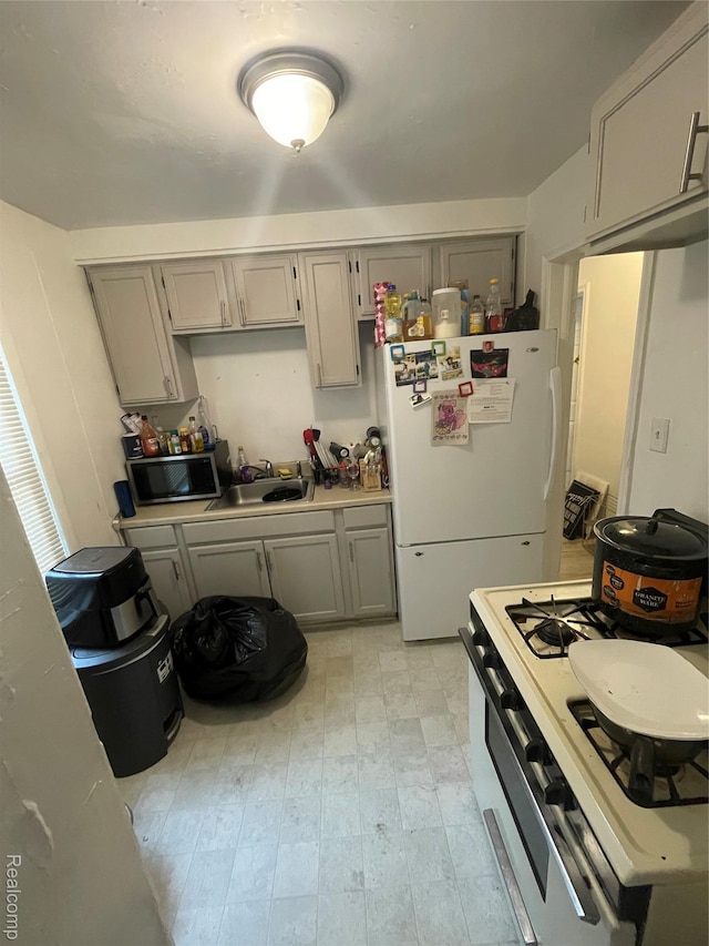 8245 Brace St, Detroit, MI 48228 - photo 4