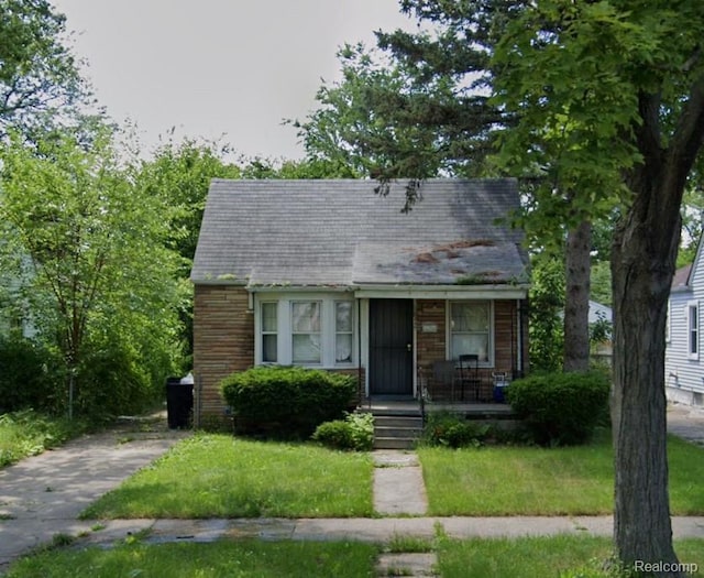 8245 Brace St, Detroit, MI 48228 - photo 1