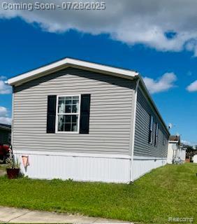 29977 Applewood, Flat Rock, MI 48134 - photo 1