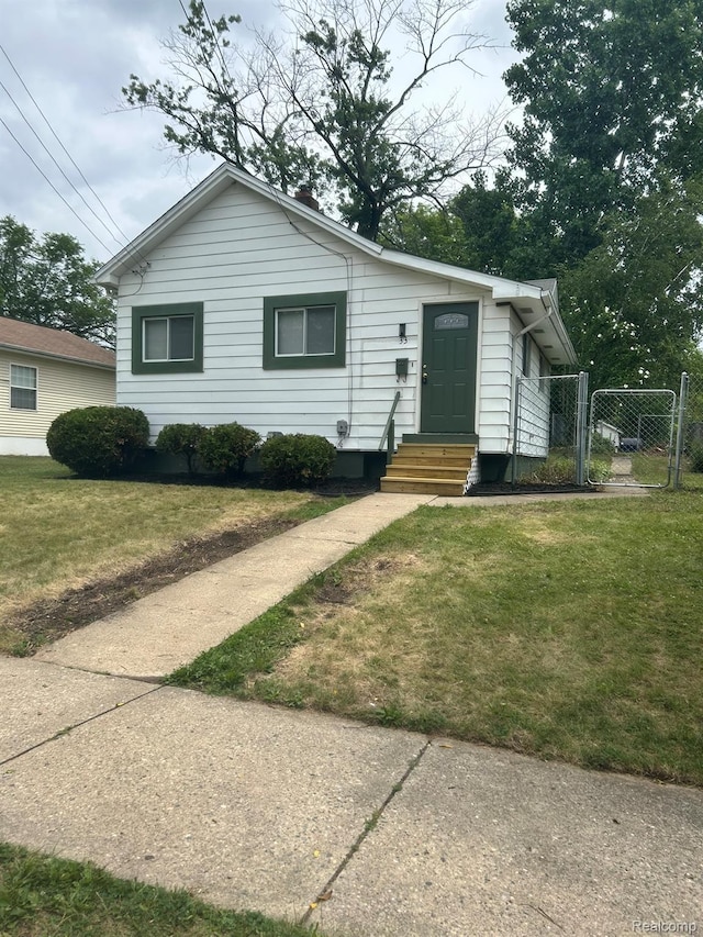 33 S Tasmania St, Pontiac, MI 48342 - photo 1