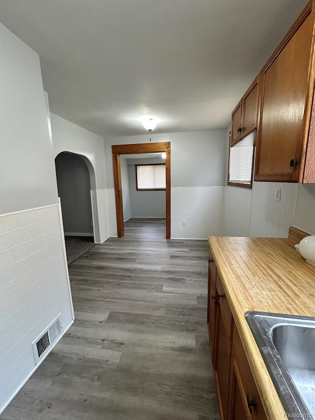 33 S Tasmania St, Pontiac, MI 48342 - photo 4