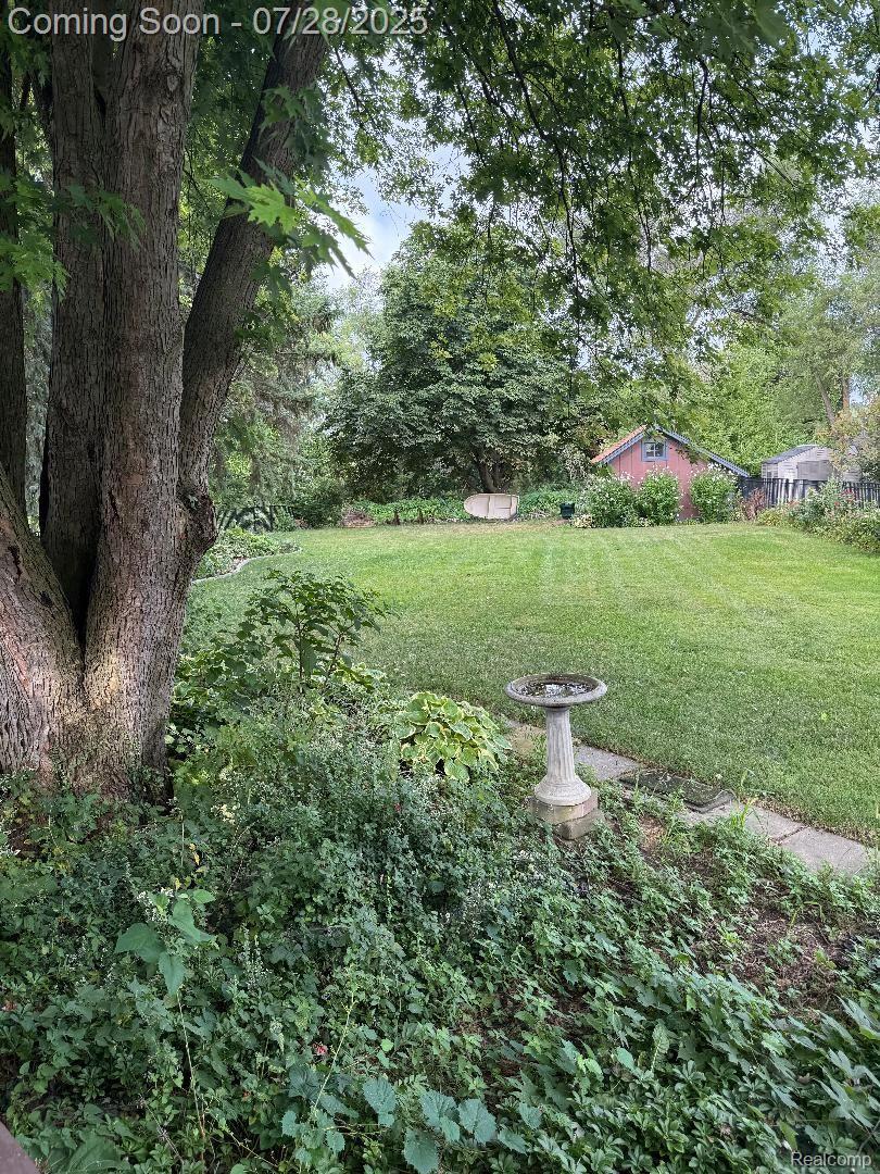472 Riverside Dr, Wyandotte, MI 48192 - photo 4