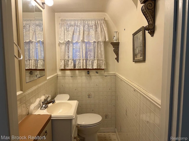1449 Oakwood St, Sylvan Lake, MI 48320 - photo 11