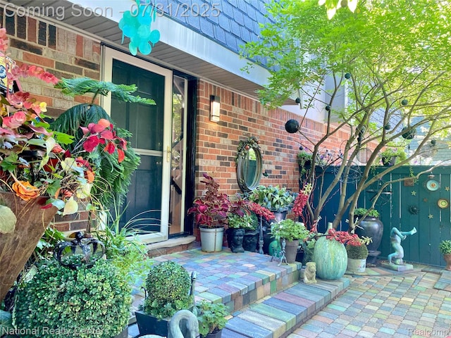 980 Stratford Ln E, Bloomfield Hills, MI 48304 - photo 1