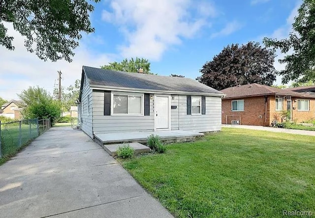6431 Centralia St, Dearborn Heights, MI 48127 - photo 1