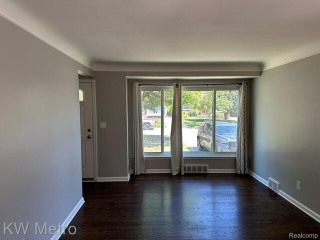 20498 Country Club Dr, Harper Woods, MI 48225 - photo 8