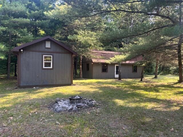 4222 N Spruce Ave, White Cloud, MI 49349 - photo 1