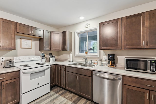616 E Division St, Vicksburg, MI 49097 - photo 3