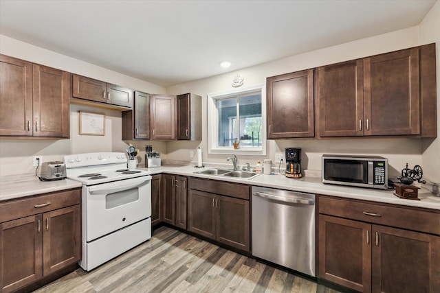 616 E Division St, Vicksburg, MI 49097 - photo 22