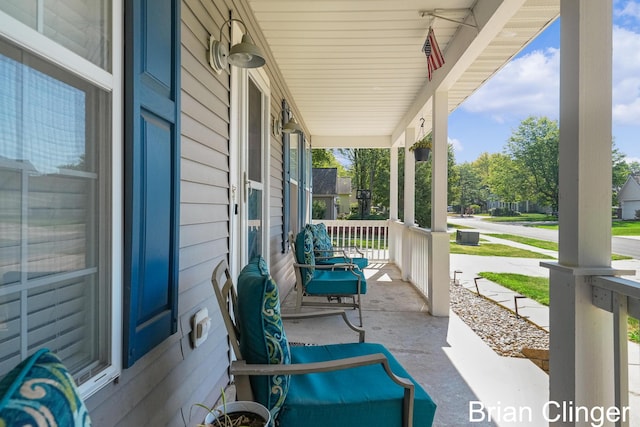 5384 E Heathwood Dr SE, Kentwood, MI 49512 - photo 2