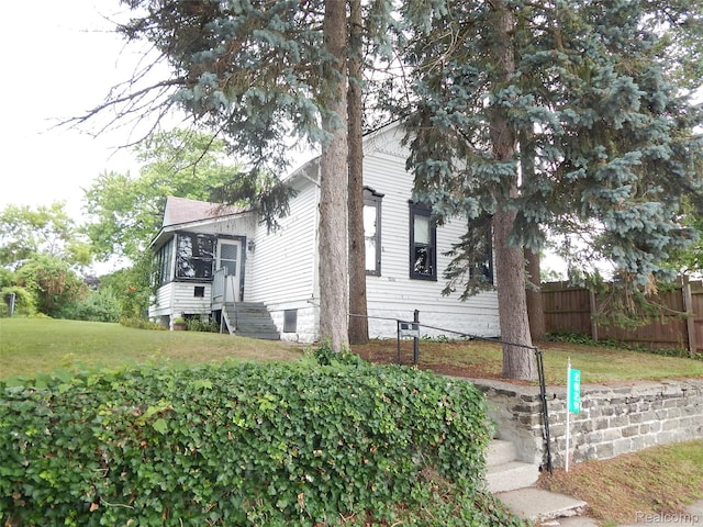 2829 Wright St, Port Huron, MI 48060 - photo 2