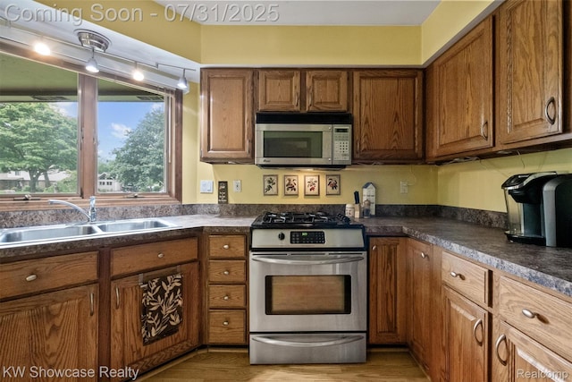 9523 Chaumont Dr, Commerce Twp, MI 48382 - photo 6